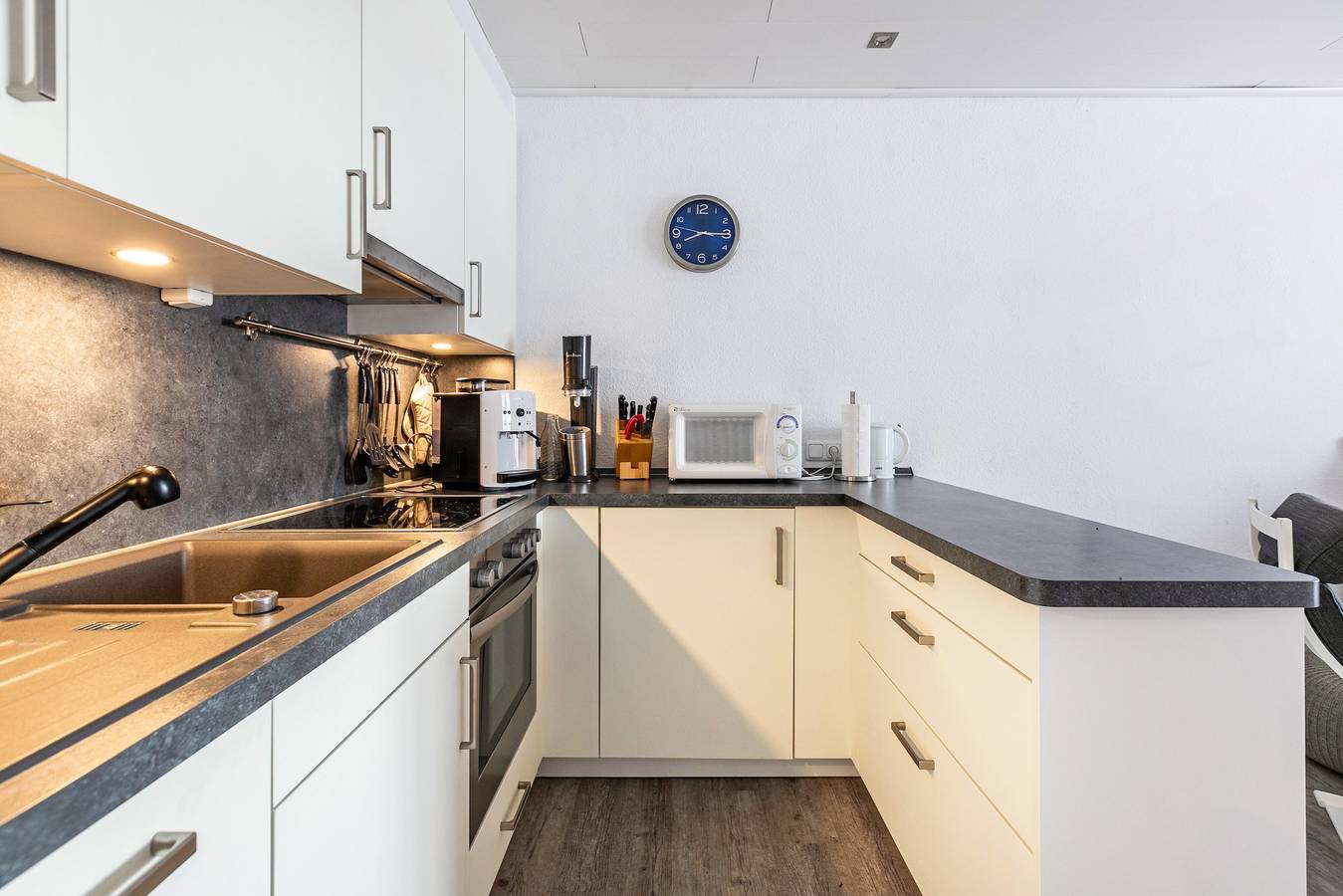 Ganze Wohnung, Ferienwohnung Silbermöwe" mit Balkon und Wlan in Friedrichskoog-Spitze, Friedrichskoog