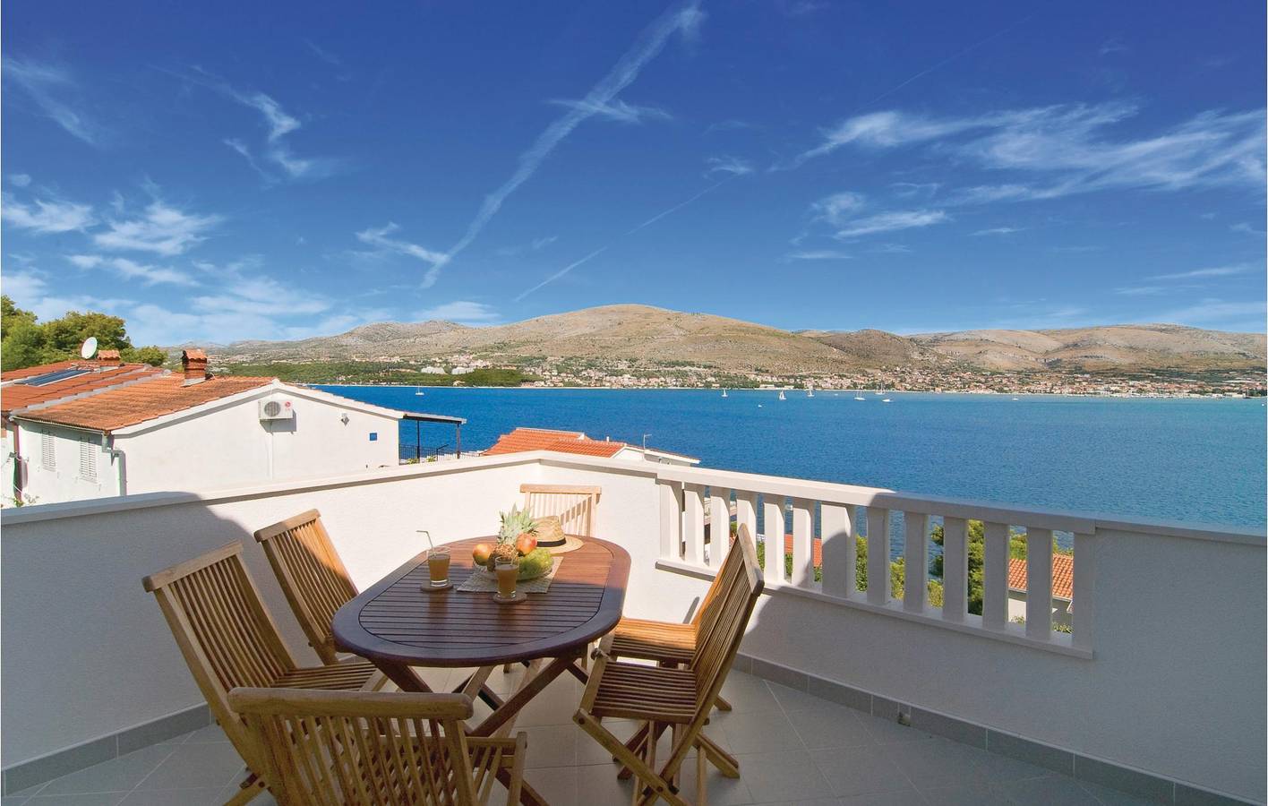 Ferienhaus für 10 Personen mit Terrasse in Okrug Donji, Ciovo