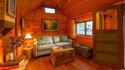 Log Cabin for 4 Guests in Estes Park, Larimer County, Picture 2