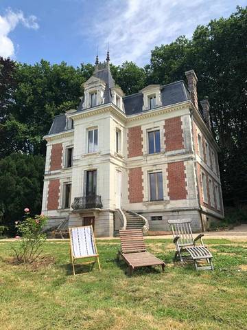 Chambre d’hôte pour 3 personnes, avec vue ainsi que terrasse et jardin à Luceau