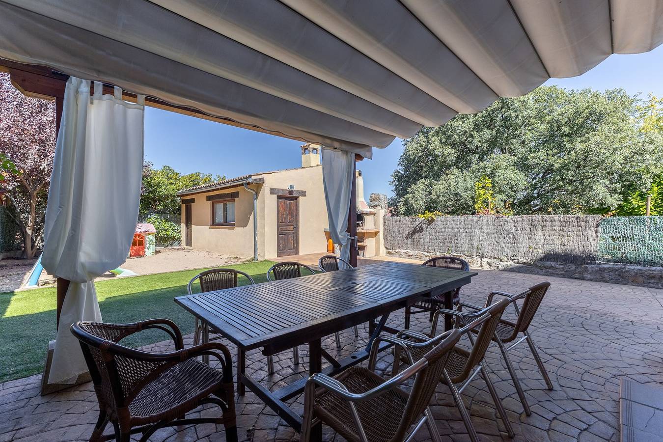 Casa rural 'Casa Rural Arbana' con vistas a la montaña, piscina privada y Wi-Fi in Revenga, Segovia