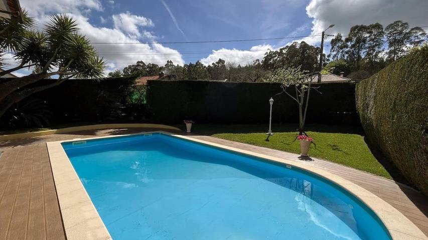 Location de vacances pour 6 personnes, avec Balcon et Jardin ainsi que Piscine et Vue dans Freixo