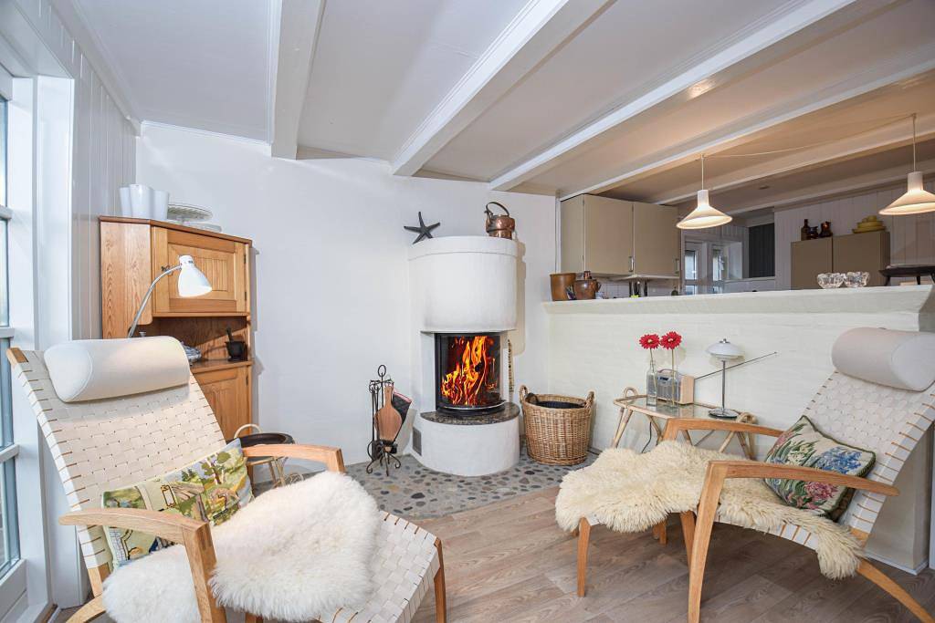 Schönes Ferienhaus mit Balkon auf großem Dünengrundstück ganz nahe am Nordseestrand - Extra Toilette im Annex in Tim, Holstebro und Umgebung