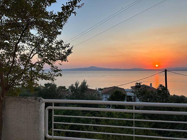 Location de vacances pour 4 personnes, avec Balcon et Terrasse ainsi que Jardin et Vue dans Mikra Mandinia