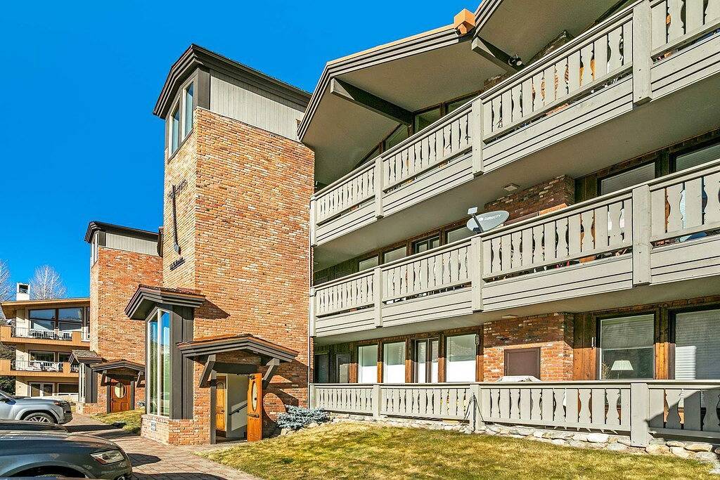 Ganze Wohnung, Neu umgestaltet! Günstige Lage an der In-Town Bus Route, Fuß zur Gondelbahn, kein Auto nötig, Blick auf den Mtn! in Vail Ski Resort, Vail