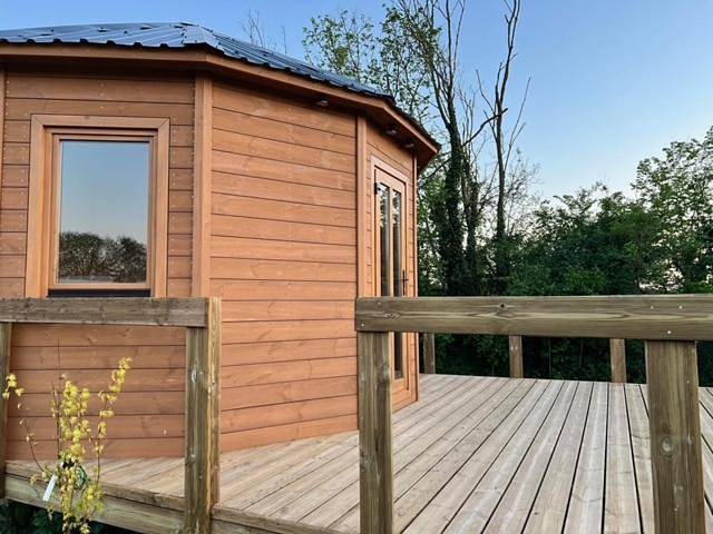 Camping pour 2 personnes, avec jardin ainsi que vue et terrasse dans Cotentin - 3