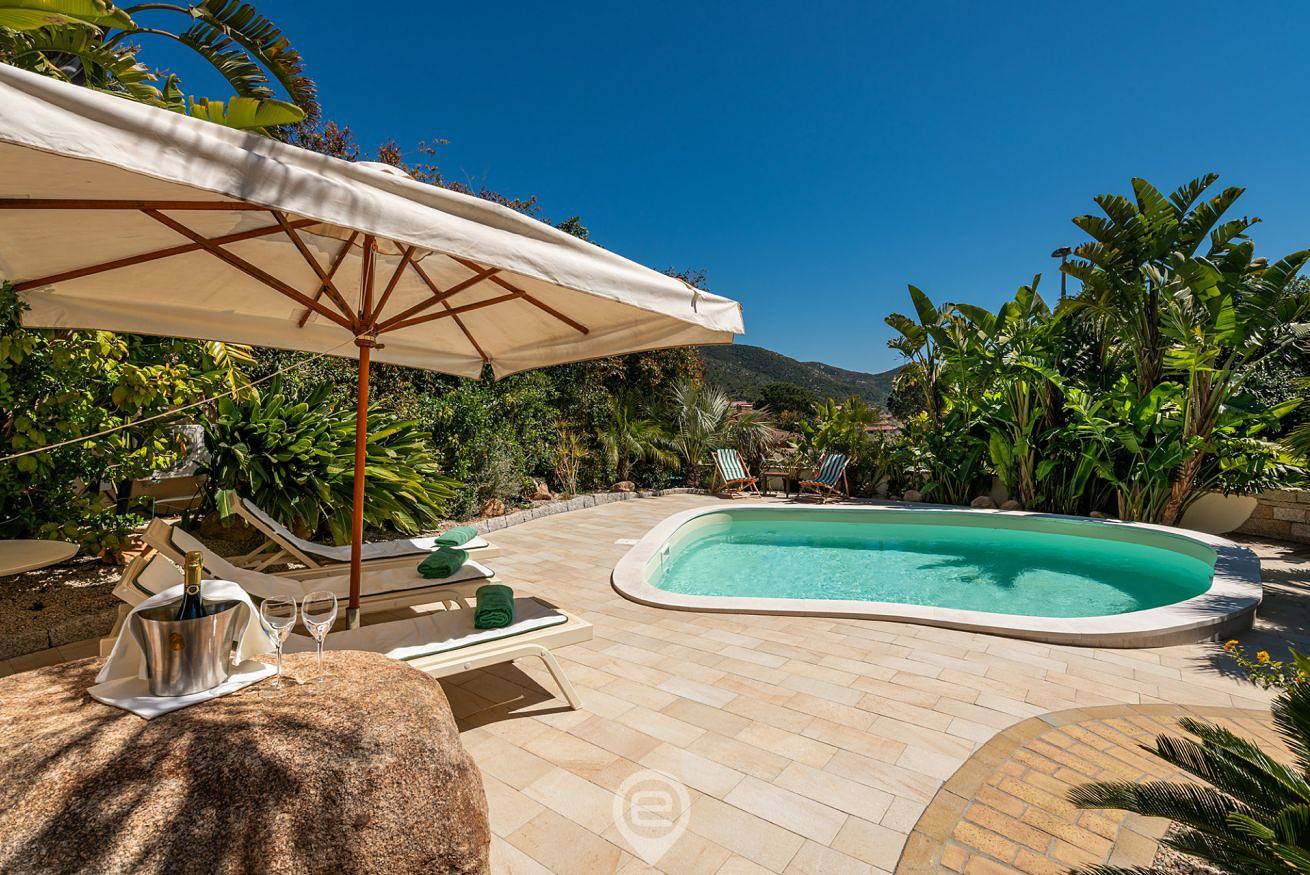 Zimmer für 2 Personen mit Garten in Domus De Maria, Cagliari Provinz