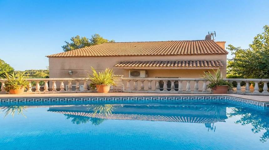 Chalet para 10 personas, con jardín y piscina, Familias con niños en Garraf - 2