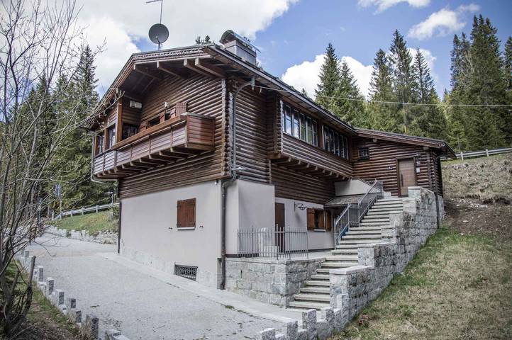 Casa vacanza per 10 persone, con Balcone a Madonna di Campiglio