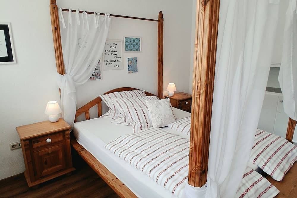 Großes Ferienhaus-250qm-für große Familien oder kleine Gruppen-6/7 Schlafzimmer in Udler, Vulkaneifel