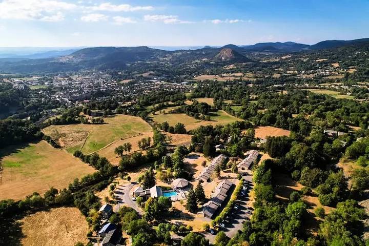 Gîte pour 8 personnes, avec piscine et terrasse à Saint-Julien-Chapteuil - 3
