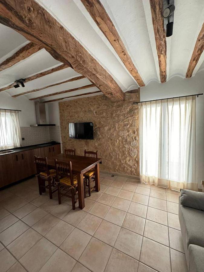 Casa rural para 8 personas, con balcón en Víllora