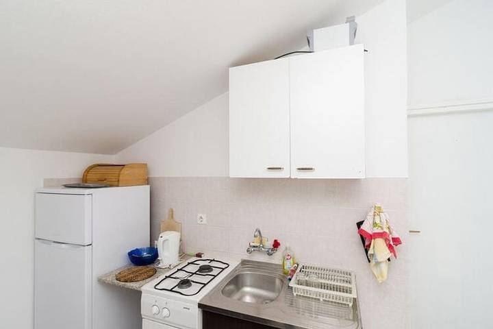 Gîte pour 3 personnes, avec terrasse, adapté aux familles à Drače - 4