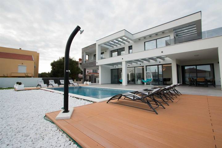 Villa pour 8 personnes, avec balcon à Nin - 3