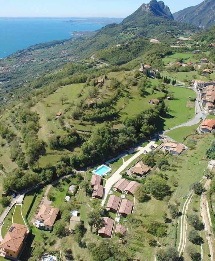 Location de vacances pour 2 personnes, avec jardin ainsi que vue et piscine à Gargnano - 3