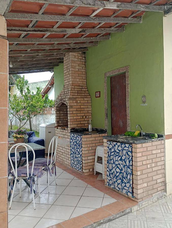 Casas e apartamentos de temporada para 6 pessoas, com jardim e balcão em São Pedro da Aldeia