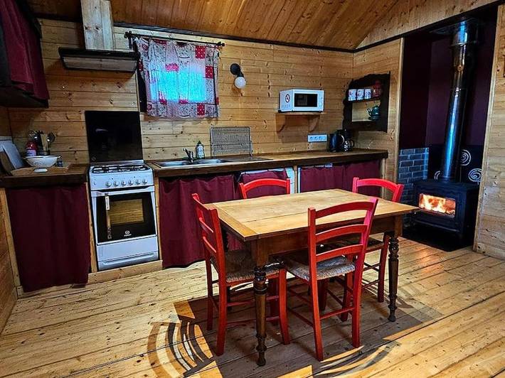 Gîte pour 4 personnes, avec vue ainsi que jardin et terrasse, animaux acceptés à Mélisey - 2