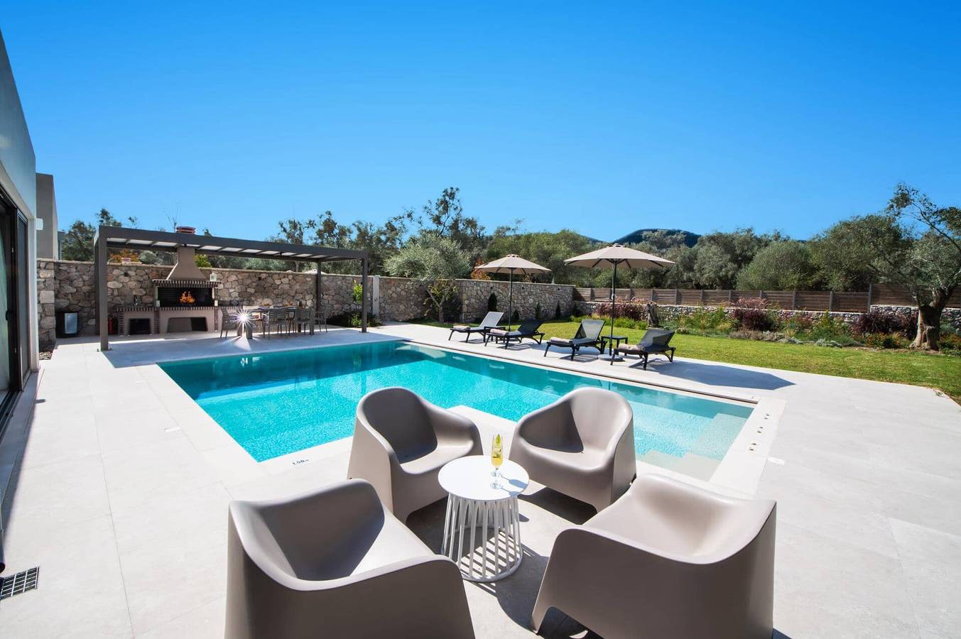 Villa Mandola Sweet by Villa Plus in Καρυώτες, Ελλάδα