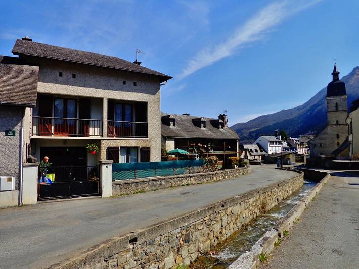 Gîte pour 5 personnes, avec jardin, animaux acceptés à Arrens-Marsous - 2