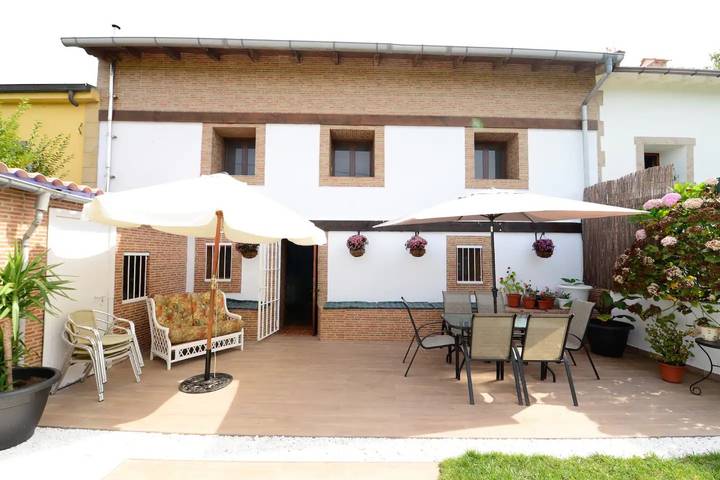 Casa rural para 13 personas, con balcón y jardín en Trasmiera - 2