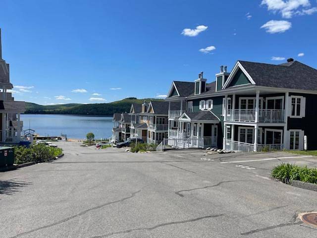 Gîte pour 5 personnes, avec vue ainsi que terrasse et vue sur le lac dans Saint Donat De Montcalm - 2