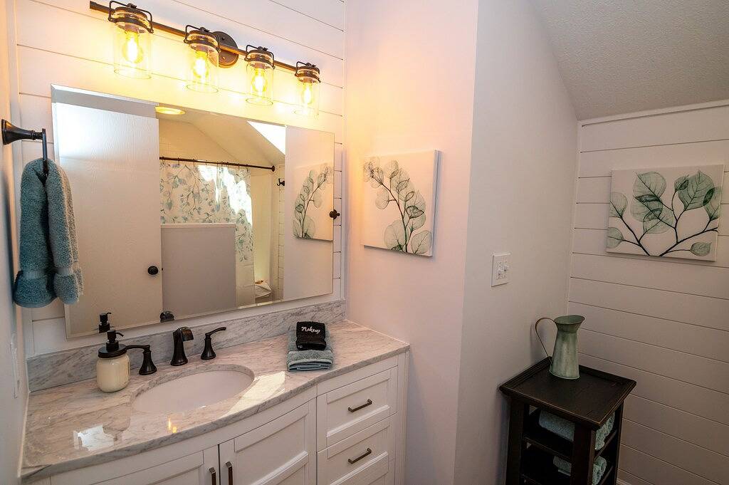 Pet Free Home/Owner Club Access/Steps to Pool/Winter Sports/Near Resort and Golf in Jo Daviess County