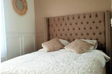 Appartement De Vacances pour 4 Personnes dans Suresnes, Hauts-de-Seine, Photo 1