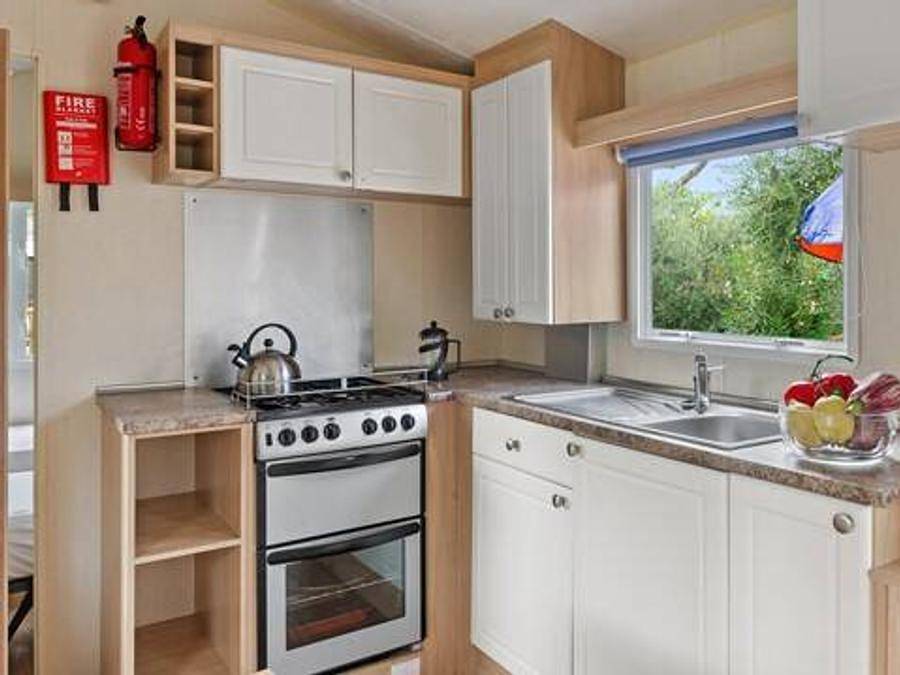 Camping Le Chêne Gris - Mobilhome 6 personnes - Classic | 2 Ch. | 4/6 Pers. | Terrasse surélévée non couverte | Clim. in Faremoutiers, Seine-et-Marne