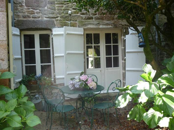 Location de vacances pour 2 personnes, avec Terrasse ainsi que Jardin et Vue à Antrain