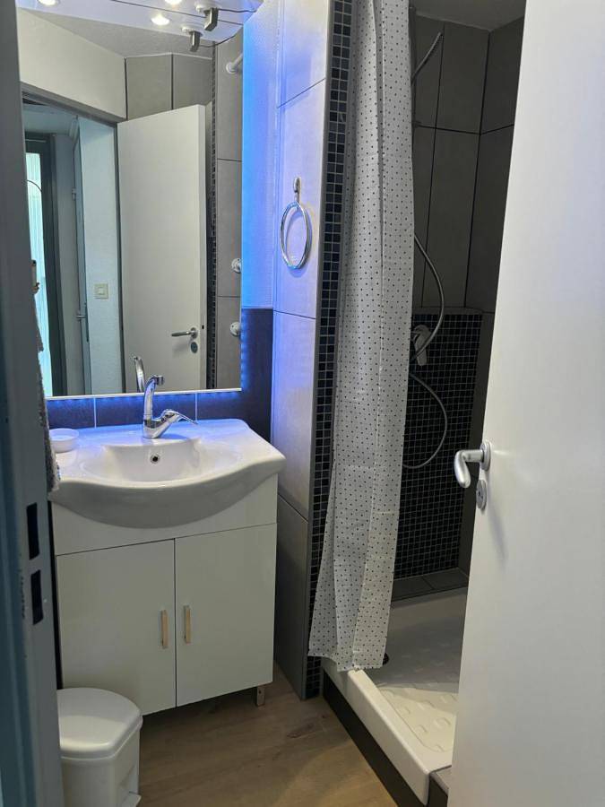 Gîte pour 4 personnes, avec vue ainsi que piscine et balcon dans Thermes de Digne les Bains - 4