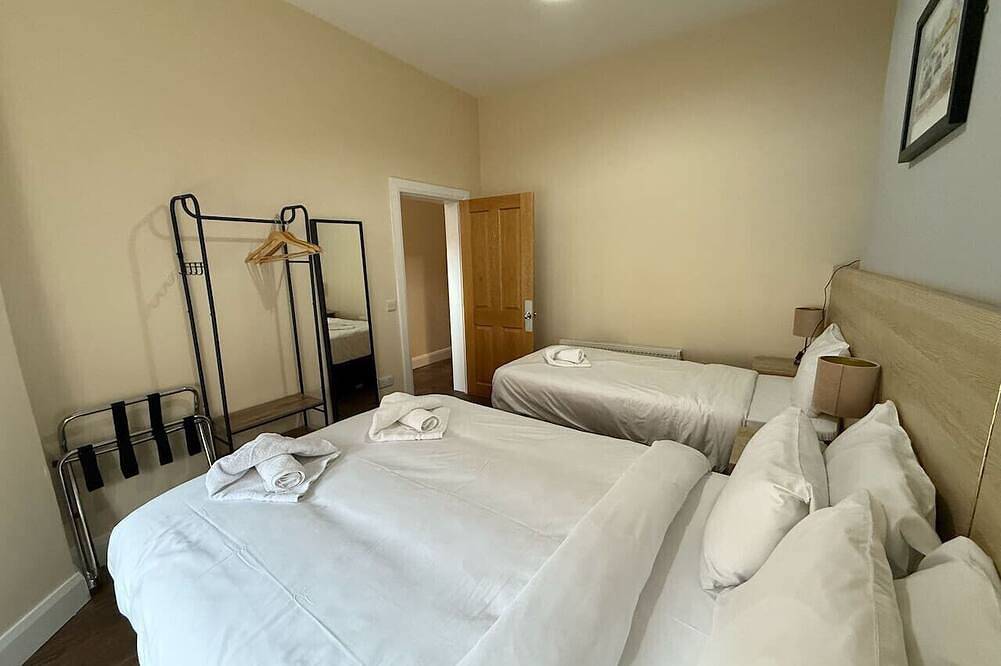 Gran casa de nueva Reformado, 13 Sleep, Wifi instalado profesionalmente in Belfast, Condado de Antrim (Irlanda del Norte)