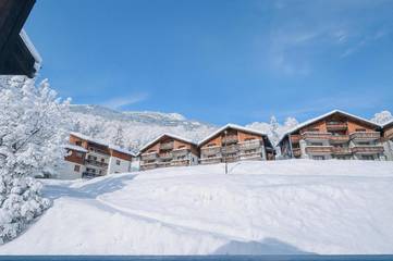 Gîte pour 6 personnes, avec sauna ainsi que balcon et piscine à Orelle