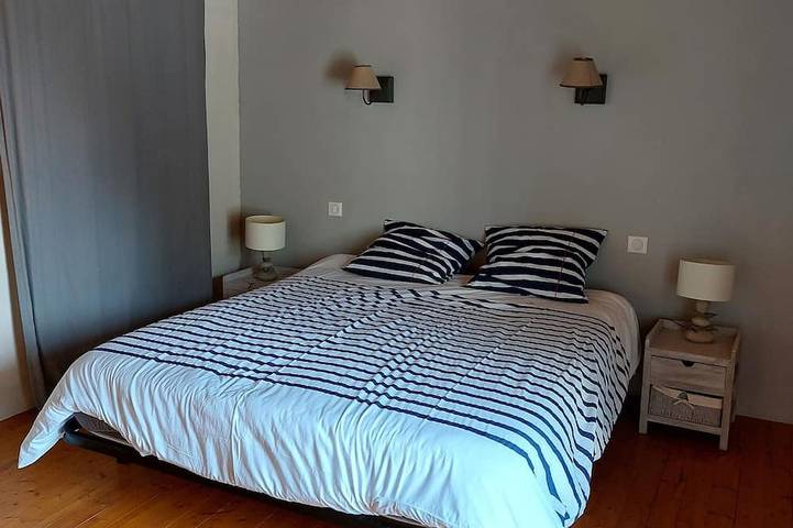 Location de vacances pour 10 personnes, avec terrasse et jardin à Marans - 3