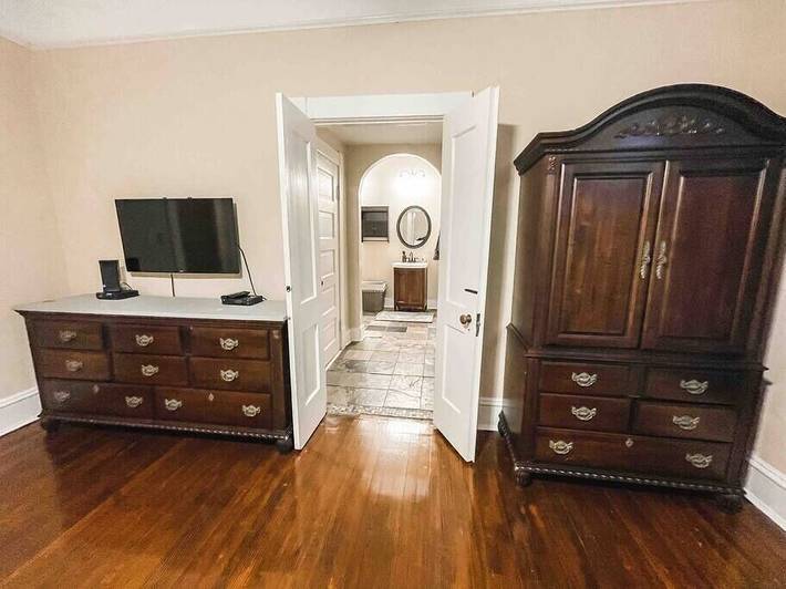 Vacation rental for 13 people, with terrace and yard, with pets in Montgomery