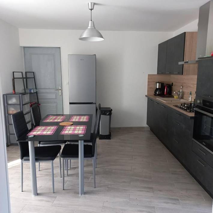 Location de vacances pour 5 personnes, avec piscine et jardin à Pouant