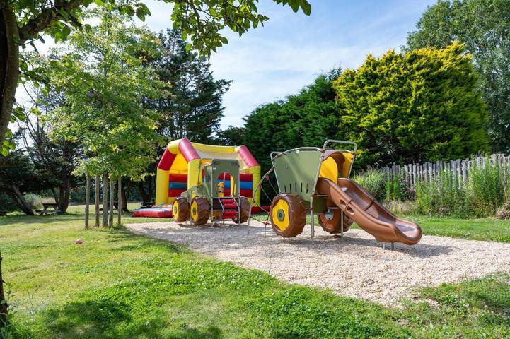 Location de vacances pour 4 personnes, avec jardin et vue ainsi que piscine et bassin pour enfant, animaux acceptés à Coëx - 4