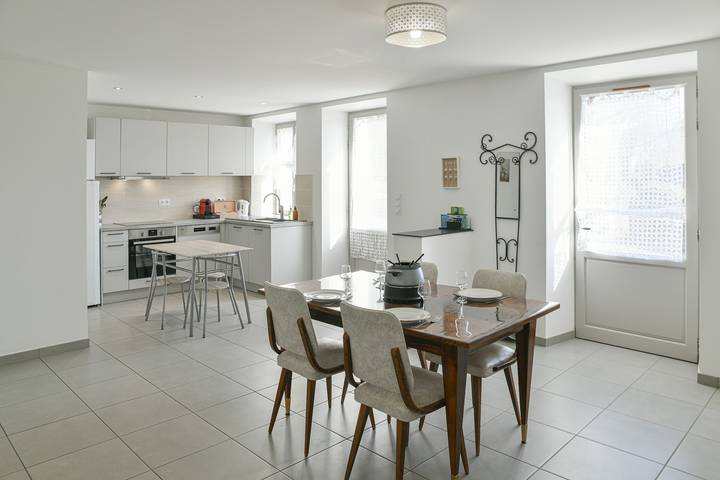 Apartamento entero, Apartamento "Aux Volets Bleus" - Wifi, Planta Baja, Parking in Chignin, Chambéry region