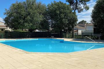 Villa pour 4 personnes, avec balcon ainsi que piscine et jardin à Saint-Palais-sur-Mer