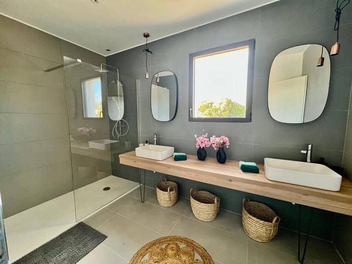 Villa pour 6 personnes, avec jardin ainsi que terrasse et vue à Ajaccio - 4