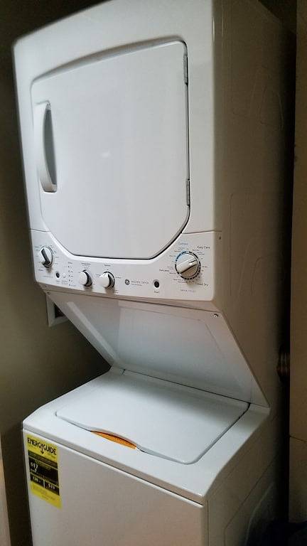 Cozy Loft for 4, 2 min to beaches, Une, town, dining, outlets, fishing, hiking.. in Biddeford, York County