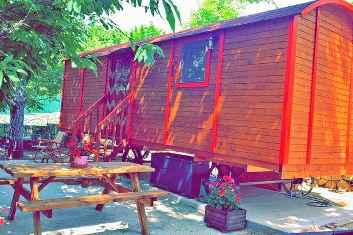 Mobil home pour 3 personnes, avec terrasse à Bocognano
