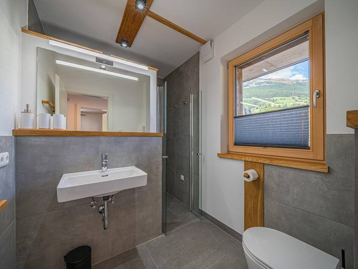 Ganze Wohnung, Stilvolle Ferienwohnung in ruhiger Naturlage in Zillertaler Alpen