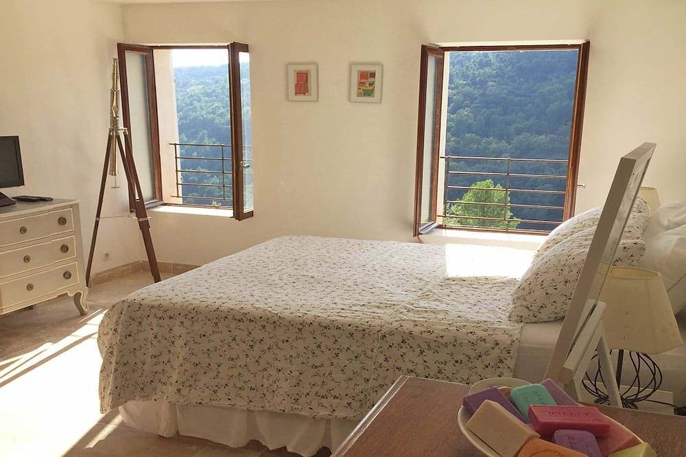 Villa in Ampus mit Panorama und Pool in Ampus, Draguignan Region