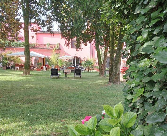 B&b per 4 persone, con Terrazza e Giardino nonché Panorama a Valeggio sul Mincio