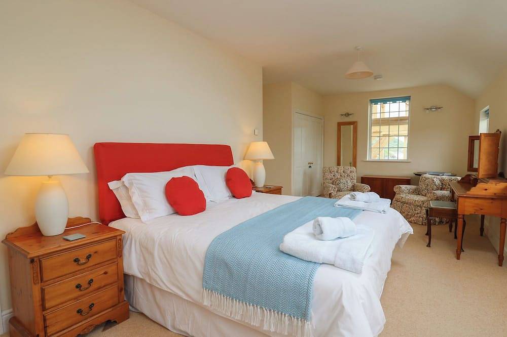 Pen Y Graig, luxury holiday cottage, with open fire in Aberporth in Aberporth, Cardigan Bay
