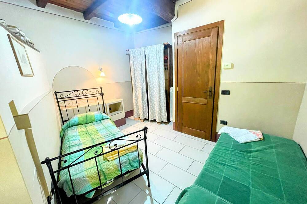 Apartamento entero, Apartamento 4: ¡olvídate de todos tus problemas y relájate en el paraíso! Aire acondicionado, wifi. Capacidad para 4 personas. in Spoleto, Provincia de Perugia