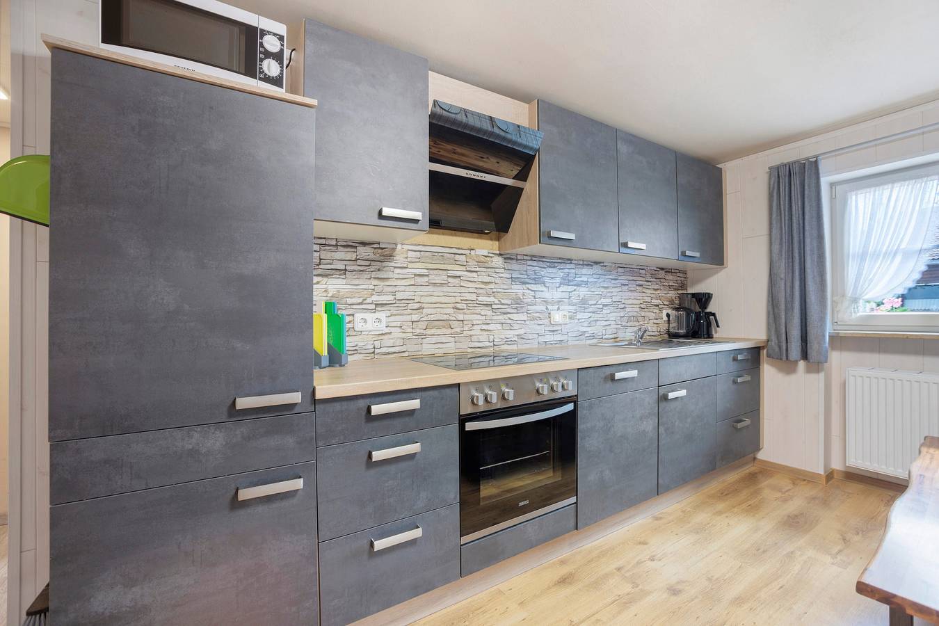 Apartamento inteiro, Apartamento 'Ferienwohnung Schaule' com Vista Montanha, Jardim Partilhado e Wi-Fi in Bolsterlang, Suábia (Baviera)