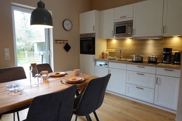 Entire apartment, Apartment "Kleine Perle" with Private Terrace, Garden, and Wi-Fi in Wyk auf Föhr (City), Wyk auf Föhr