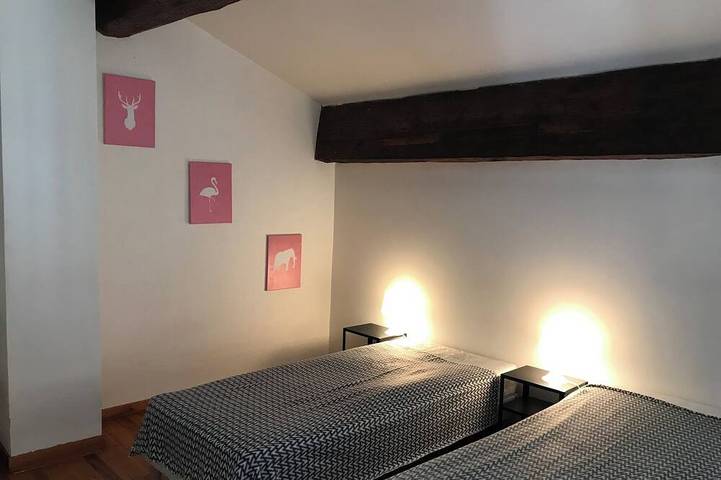 Location de vacances pour 6 personnes, avec terrasse, animaux acceptés à Olonzac - 2