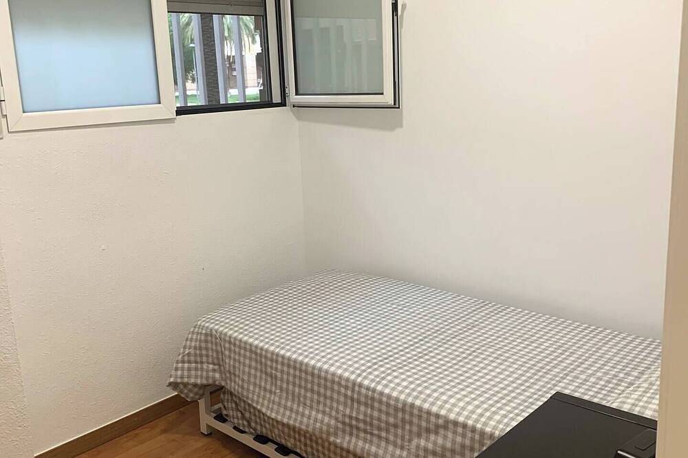 Apartamento entero, Apartamento acogedor 2 habitaciones, junto a la Ciudad de las Artes in Valencia City Centre, Valencia